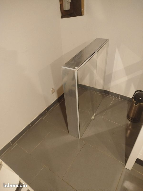 Meuble SDB (image 1)