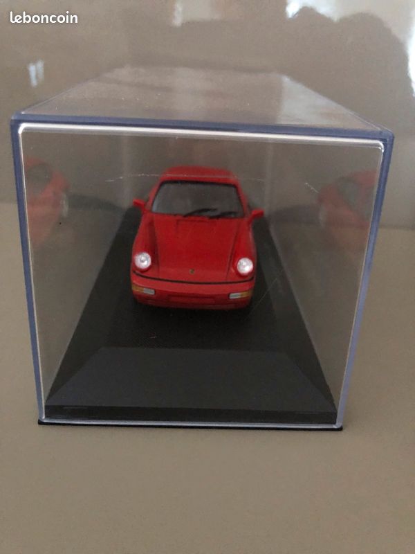 Voiture Porsche 911 Carrera 4 - 1991 (image 2)