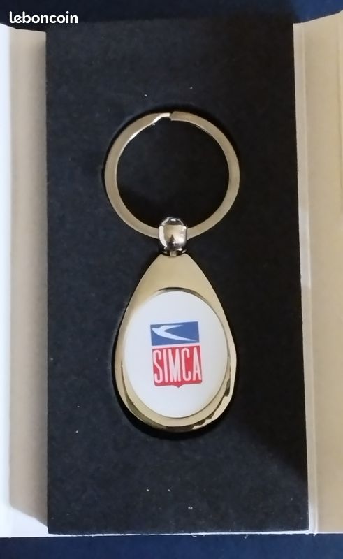 Porte-clés en métal argenté logo couleur SIMCA - NEUF dans son écrin (image 2)