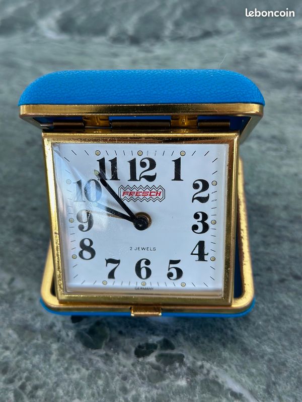 HANOWA SWISS /PETIT Reveil De Voyage Ancien Mecanique EUR 24,00 HANOWA SWISS /PETIT Reveil De Voyage Ancien Mecanique EUR 24,00
