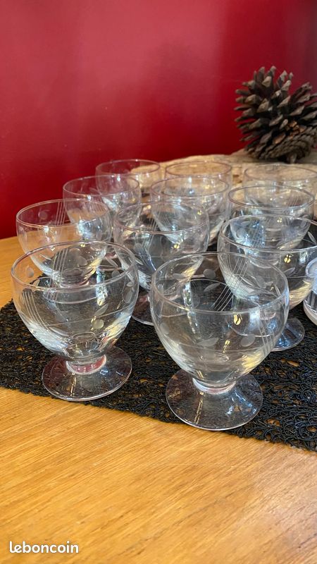 Lot de petits verres très anciens , sympa pour finir un service (image 3)