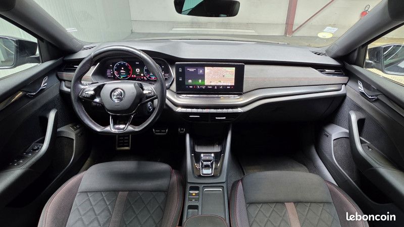 Skoda OCTAVIA COMBI 2.0 TDI 200CH RS DSG7 (image 11)