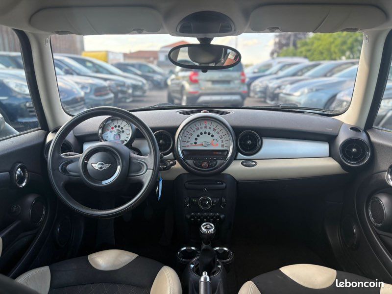 MINI mini Cooper 2 1.6 122ch manuelle 6 vitesses 2/3 portes - Climatisation - Jantes en alliage - Start/Stop automatique (image 4)