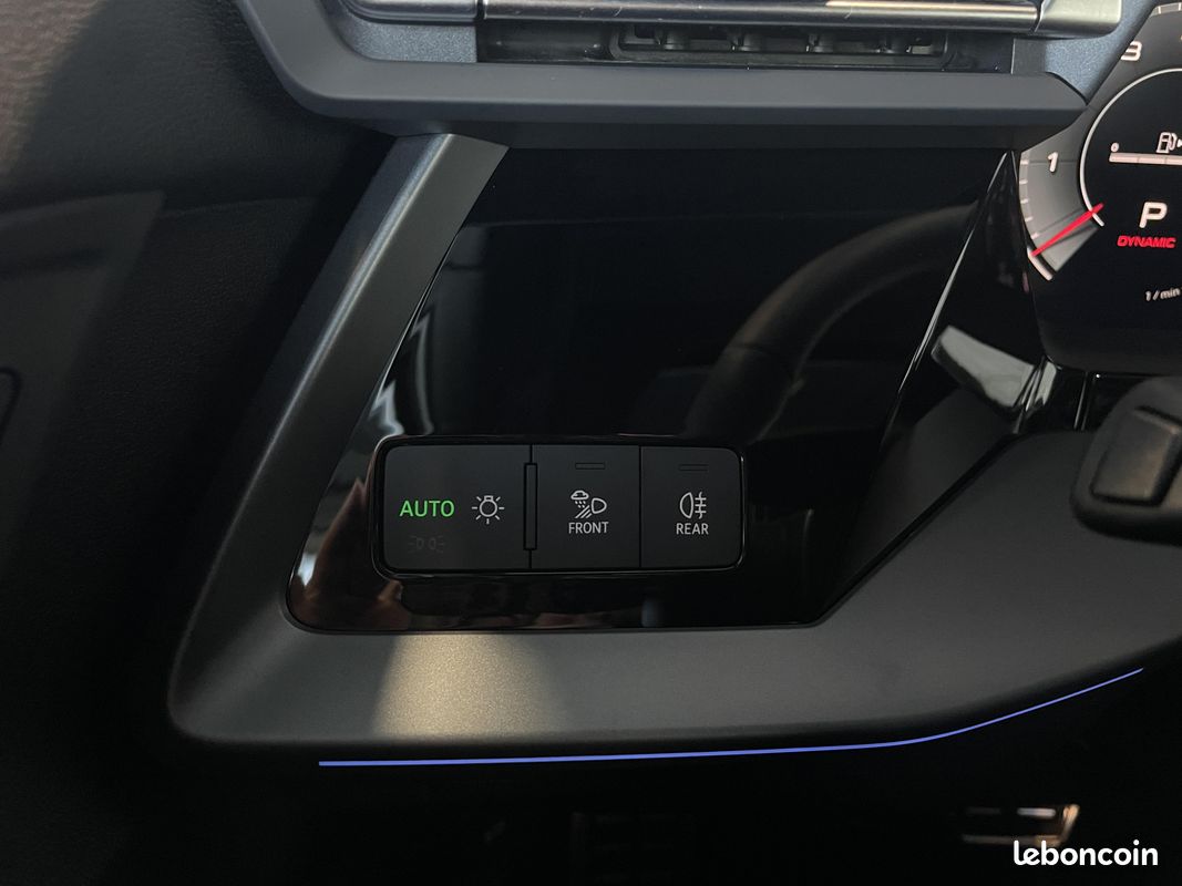 AUDI A3 Berline TFSI Mild Hybrid 150 S tronic 7 S line (image 22)