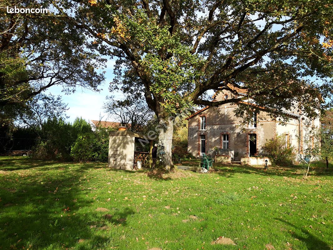 Maison 11 pièces 235 m² · à L'Herbergement · 235 m² · 479 900 €