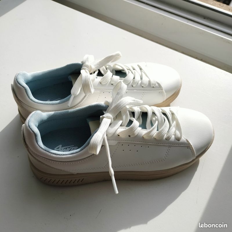 Pull and bear baskets blanches femme taille 36 très bon état