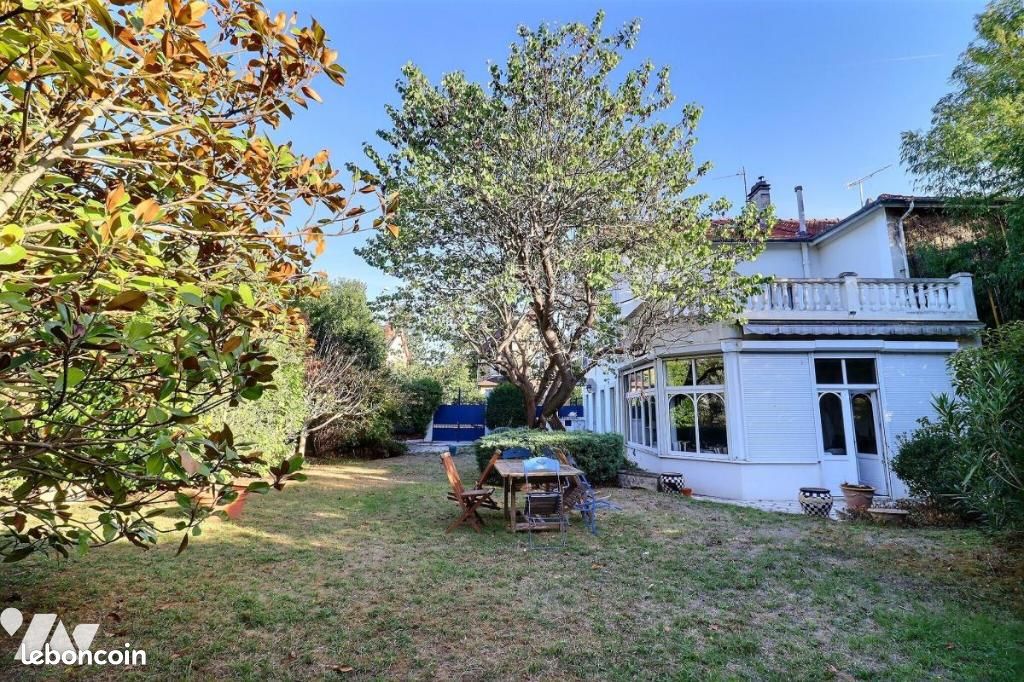 Maison 5 pièces 141 m² · à Saint-Maur-des-Fossés · 141 m² · 1 133 000 €