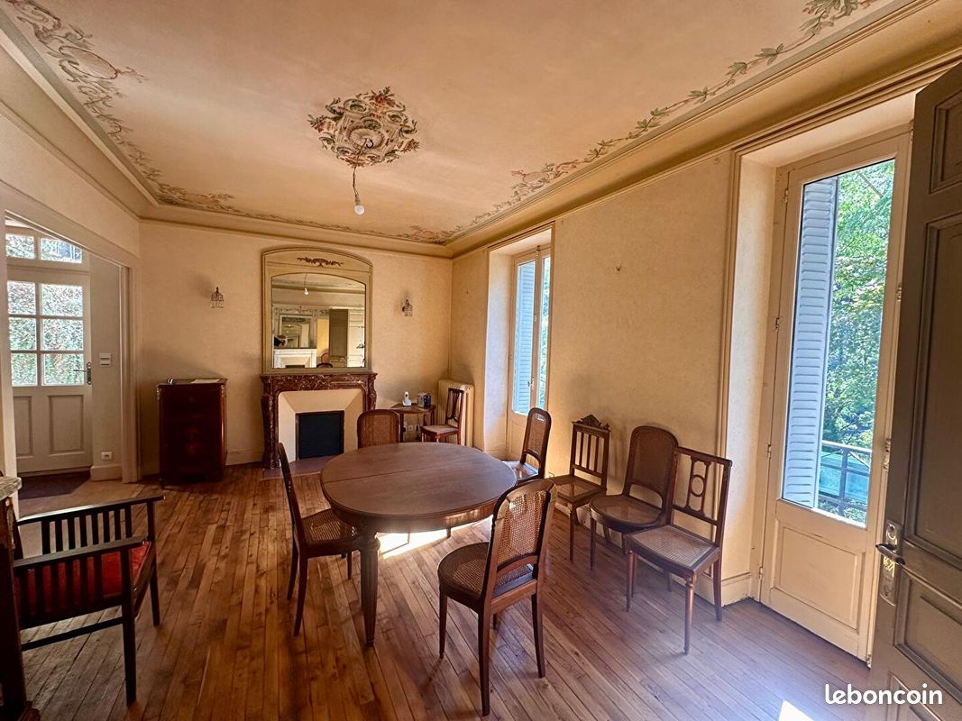 Maison 8 pièces 190 m² · à Estaing · 190 m² · 299 000 €