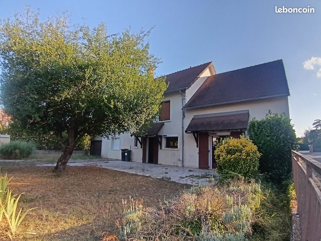 Maison 7 pièces 151 m² · à Saint-Gervais-la-Forêt · 151 m² · 180 000 €