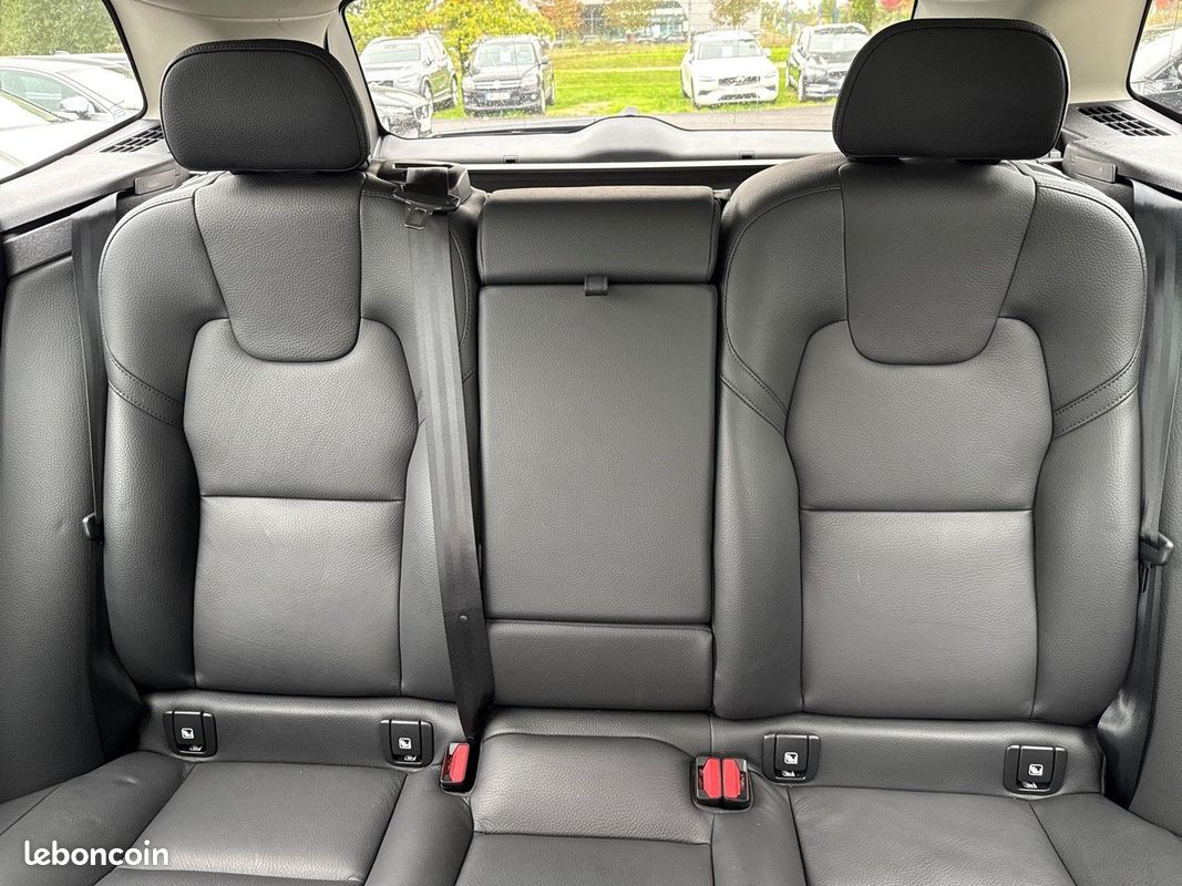 VOLVO XC60 T6 AWD Hybride rechargeable 253 ch+145 ch Geartronic 8 Plus Style Dark (image 22)