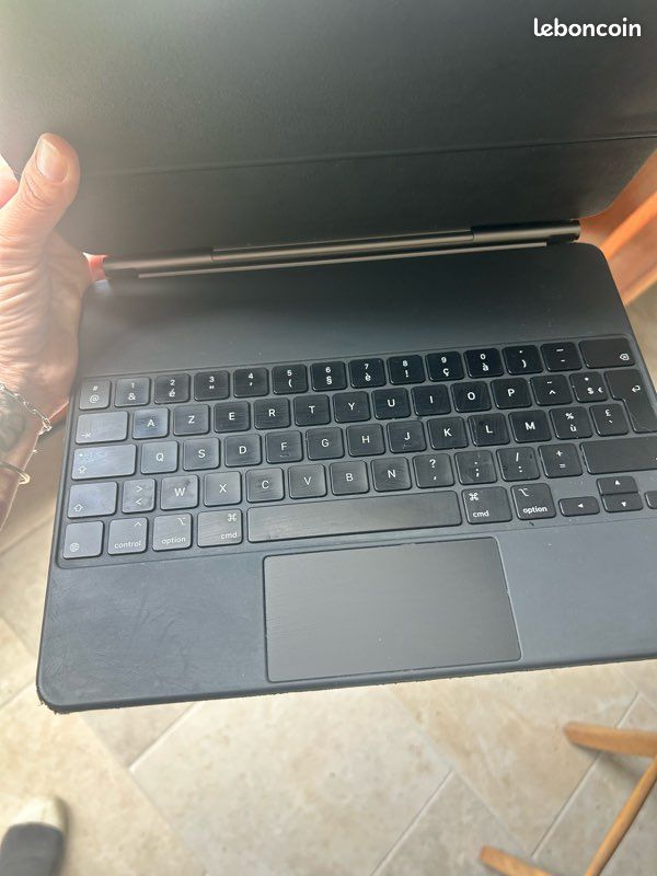 IPad Pro 12.9 5ème génération 1To + Apple Pencil 2ème génération + Magic Keyboard et housse Zugu (image 5)