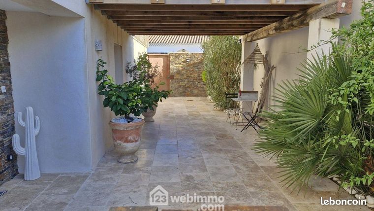Maison 11 pièces 250 m²