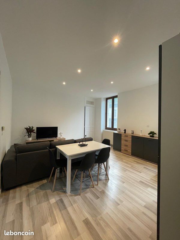 Appartement 3 pièces 70 m² · à Saint-Claude · 70 m² · 590 €