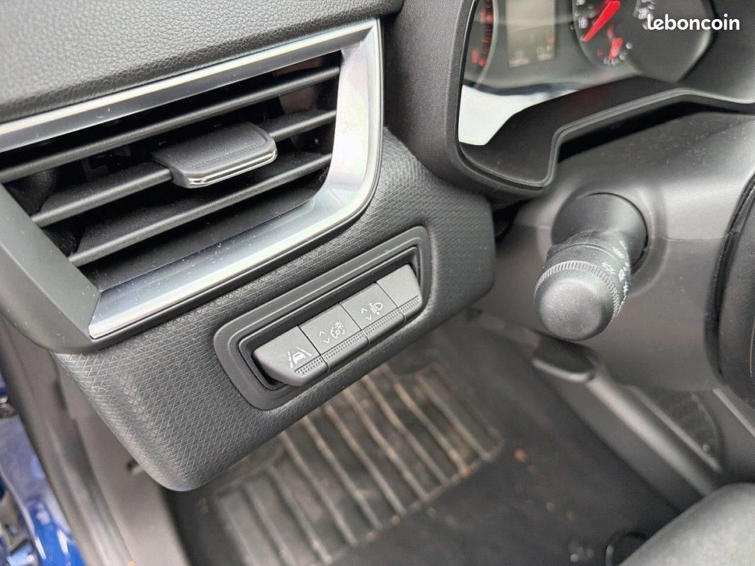 Renault Clio V TCe 90 Equilibre (image 13)