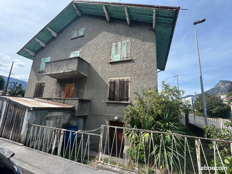 Maison 7 pièces 180 m² · à Cluses · 180 m² · 239 000 €