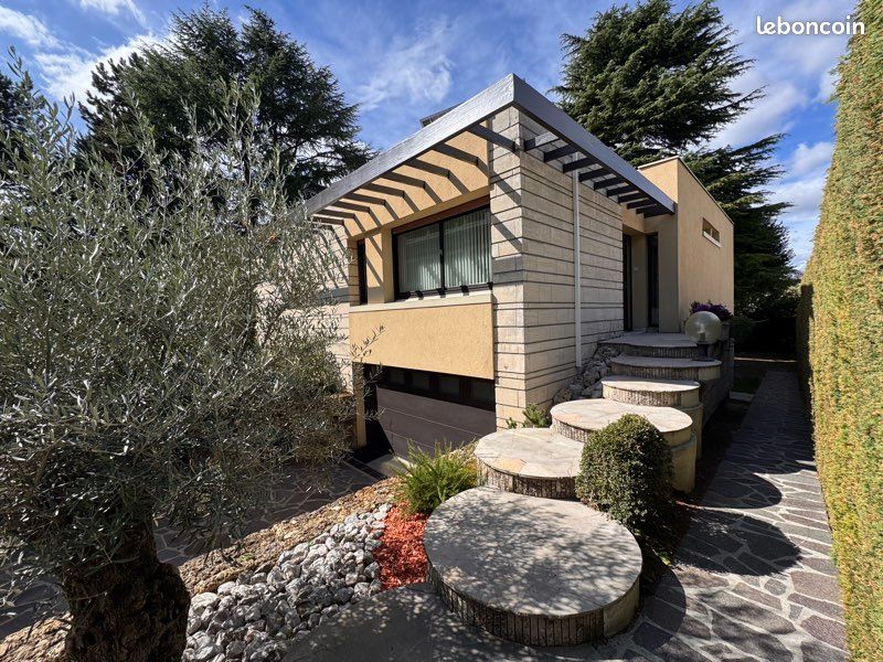 Maison 5 pièces 143 m² · à Bry-sur-Marne · 143 m² · 890 000 €