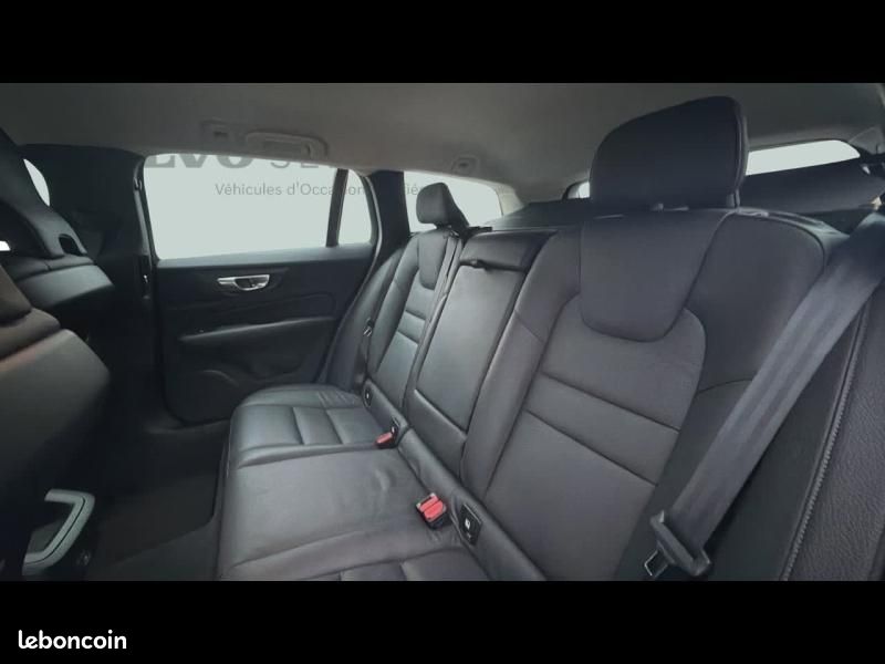 Volvo V60 B4 197ch Plus Style Dark DCT 7 (image 6)