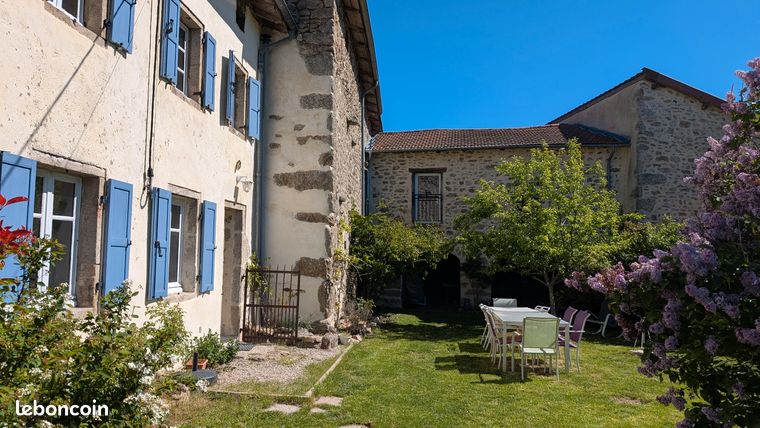 Bien rare : Maison + Gîte + résidences artistiques et stages + studio d'enregistrement