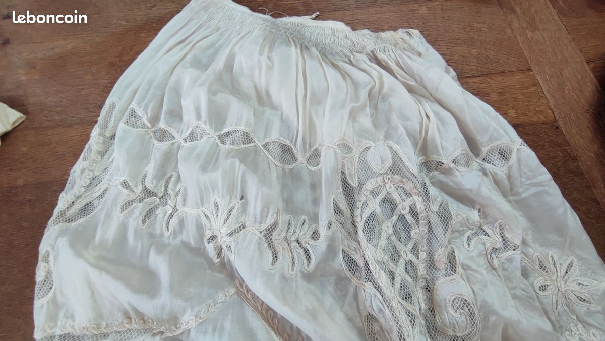 Rare Belle Robe Pour Mignonnette Époque XIX Eme Kesner, Sustrack Etc