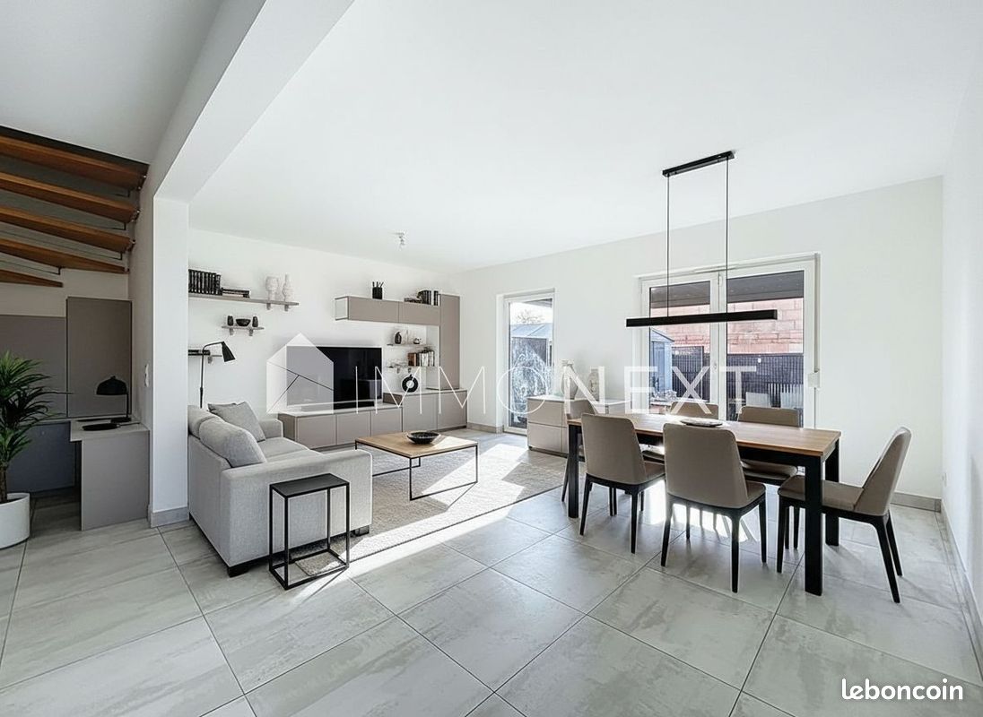 Maison 5 pièces 100 m² · à Roussy-le-Village · 100 m² · 350 000 €