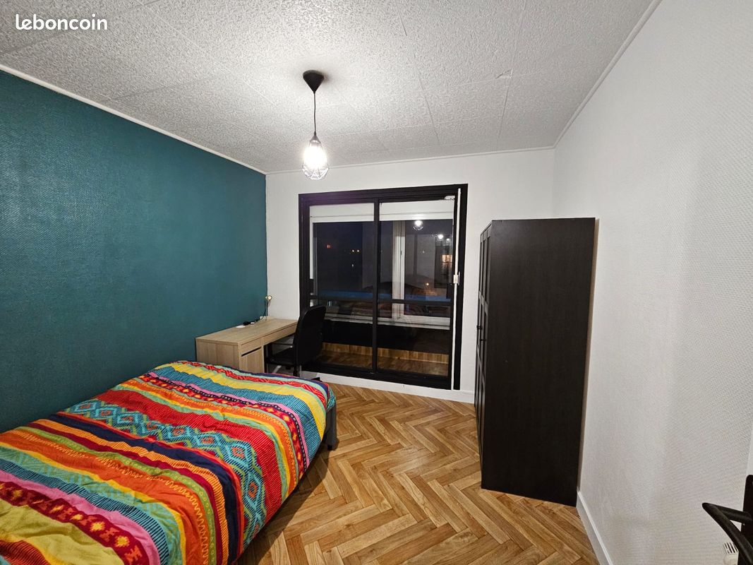 Appartement 4 pièces 80 m² · à Brest · 80 m² · 380 €