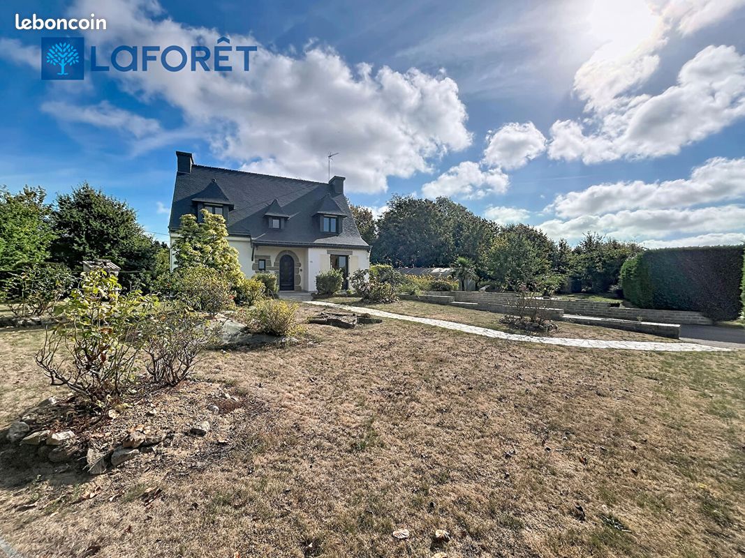 Maison 6 pièces 116 m² · à Radenac · 116 m² · 880 €/mois