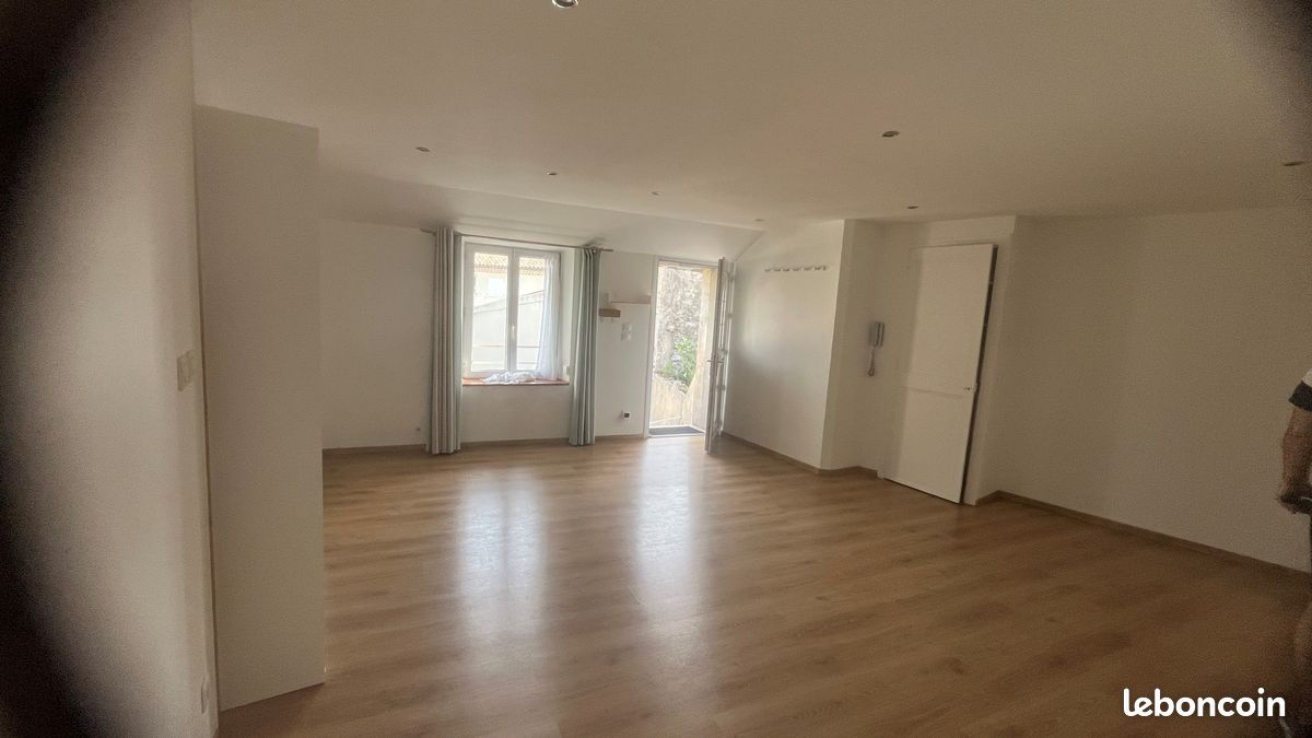 Appartement 4 pièces 94 m² · à Tain-l'Hermitage · 94 m² · 212 000 €