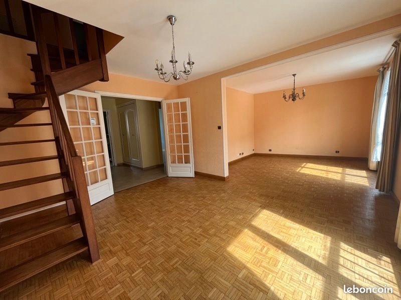 Appartement 6 pièces 122 m² · à Blois · 122 m² · 1 000 €/mois