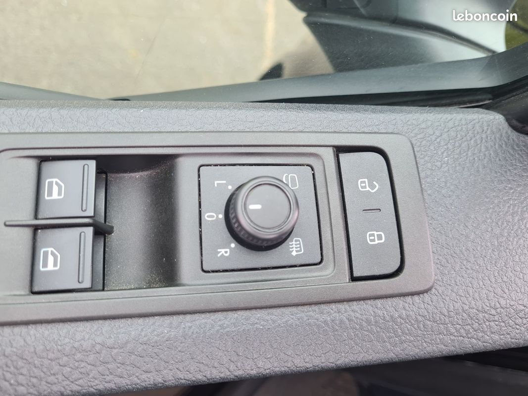 VOLKSWAGEN T6 MULTIVAN 2.0 TDI 150 cv, 1ere main, WEBASTO, 2eme batterie (image 10)