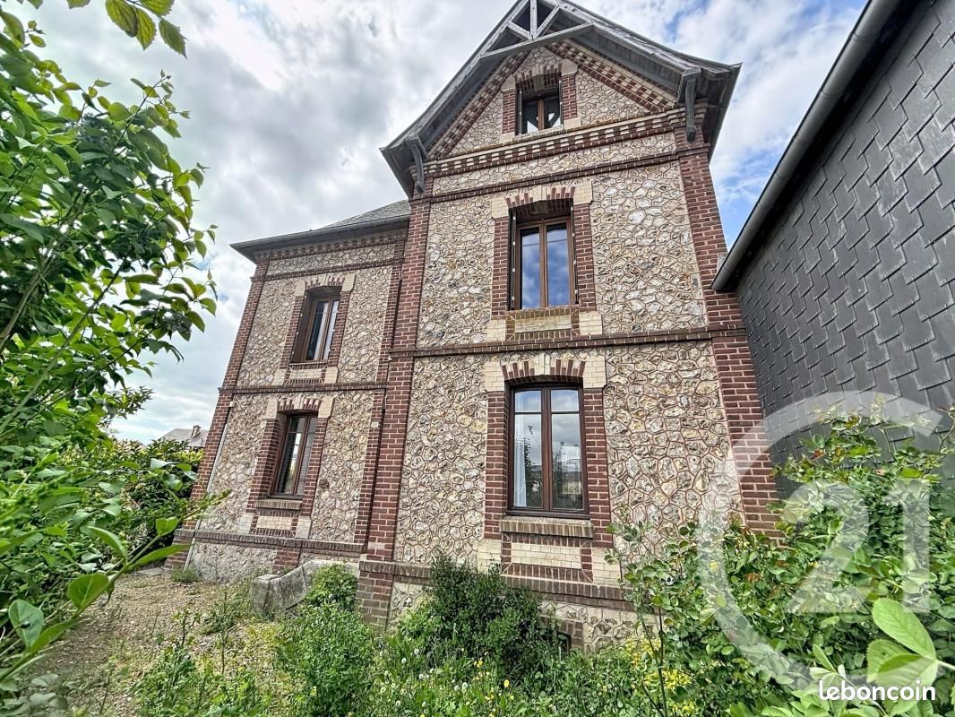 Maison 6 pièces 110 m² · à Beuzeville · 110 m² · 222 000 €