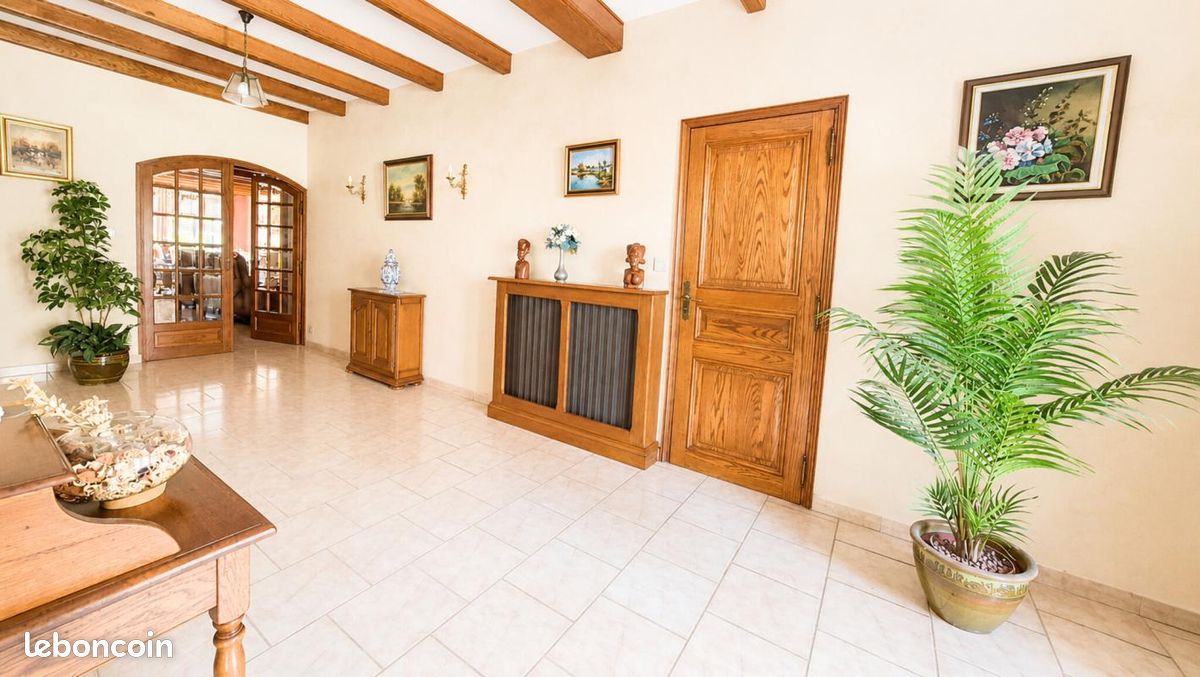 Maison 7 pièces 210 m² · à Lens · 210 m² · 317 000 €