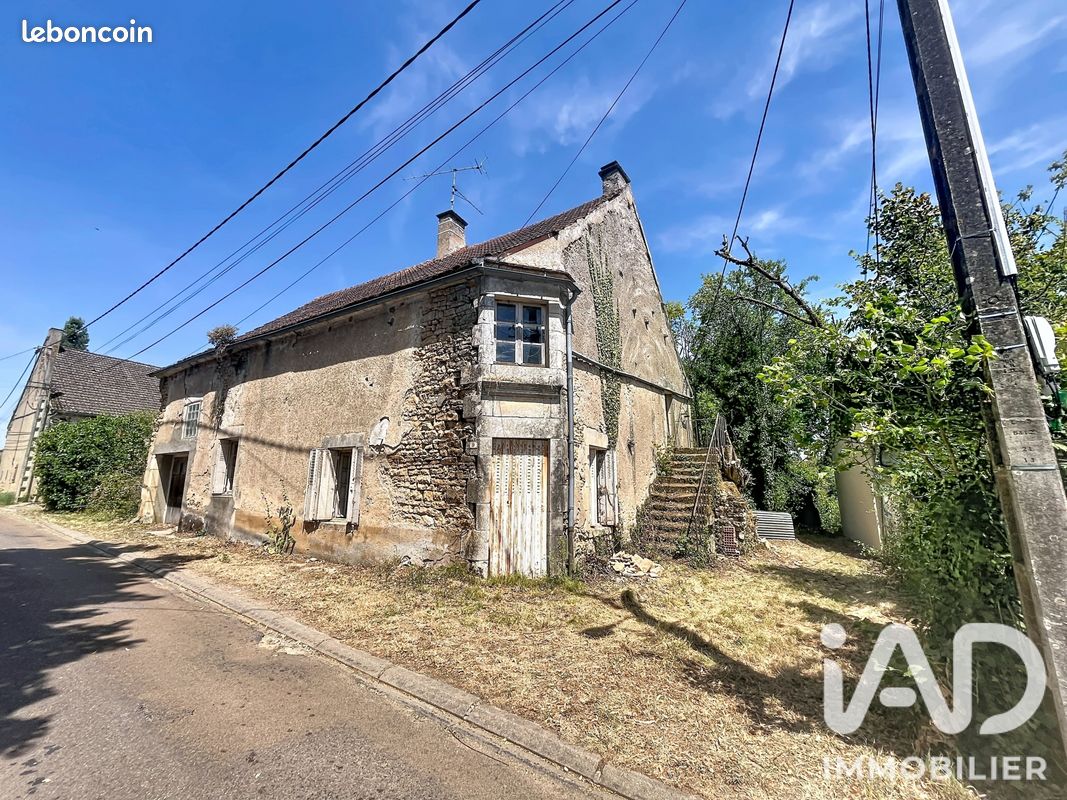 Maison 3 pièces 72 m² · à Brosses · 72 m² · 19 000 €