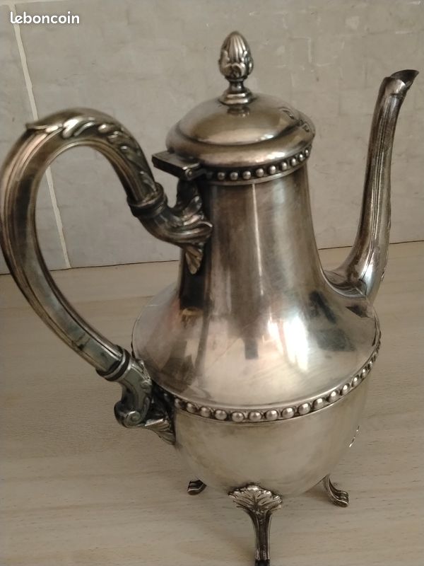 Théière ancienne en argent massif (image 1)