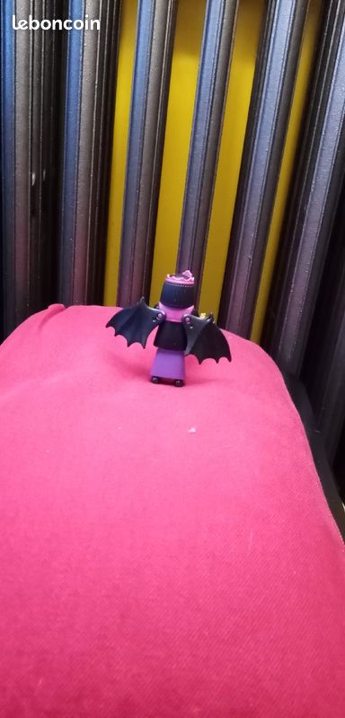 Figurine, Femme de dracula playmobil (image 2)