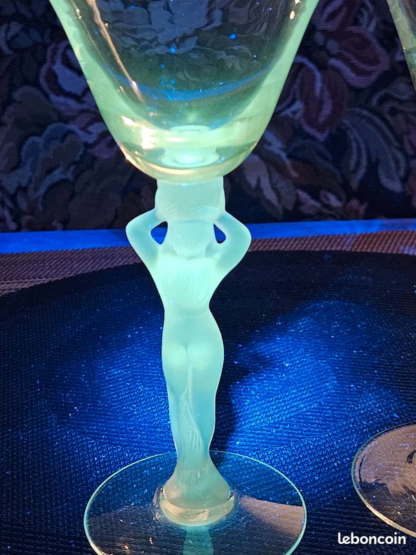 Lot De 4 Verres à Pied Vintage En Verre Transparent Et Pied Vert Esprit Annees 70 107164235
