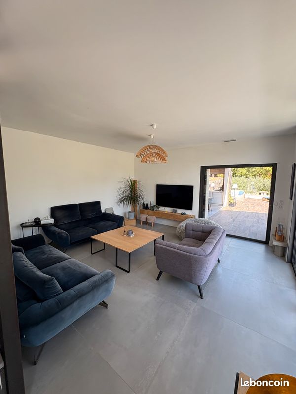 GORDES, VILLA BAMBOU DE 200M2, location saisonnière (image 4)
