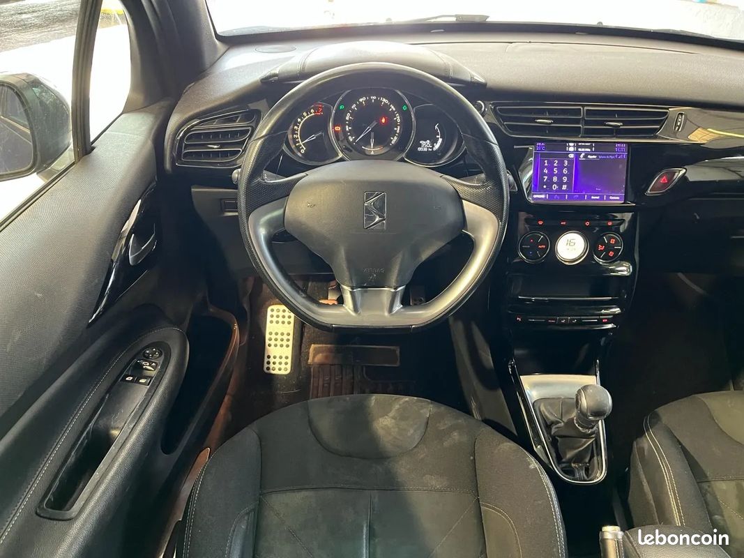 DS DS 3 1.2 110ch PERFORMANCE LINE - 2017 - Phares LED - Jantes alliage (image 20)