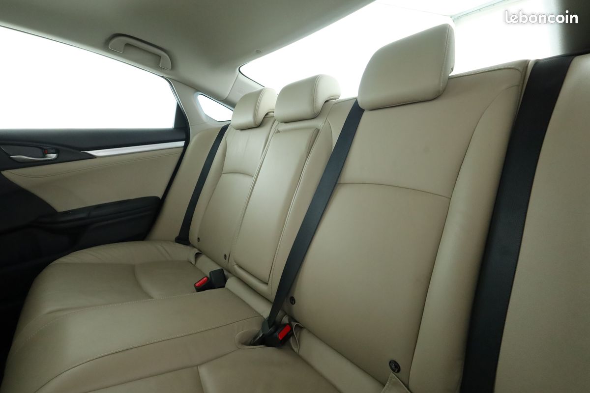 Honda Civic 1.6 i-DTEC Exclusive AT 4P 120 ch (image 8)