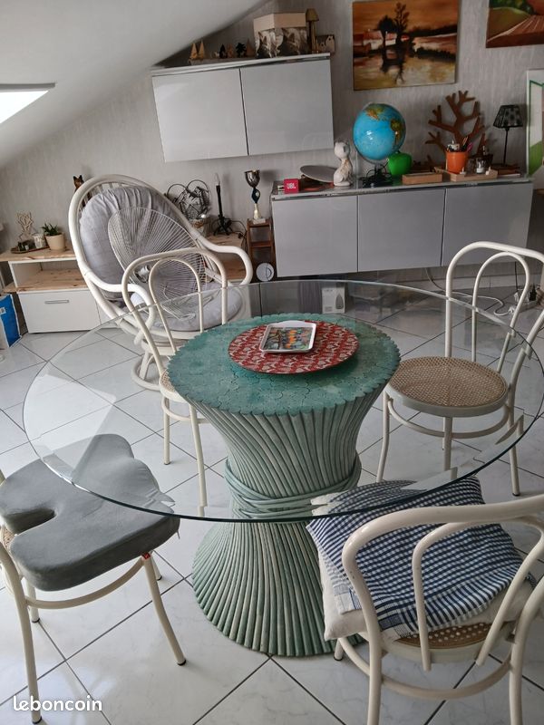 Table ronde (image 1)