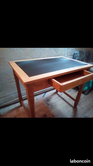 Bureau (image 1)