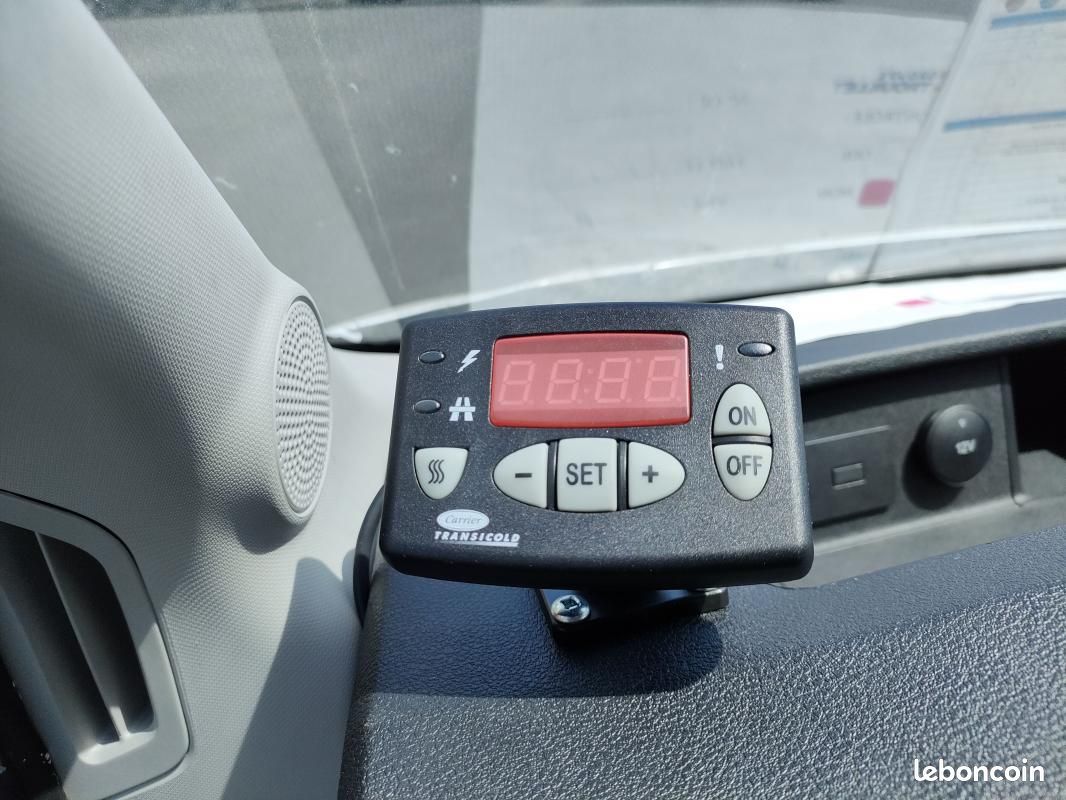 Ford Transit CHASSIS CABINE FRIGO 12M3 130 CV ROUES JUMELEES CAISSE CAZAUX GROUPE THERMOKING MONO... (image 12)