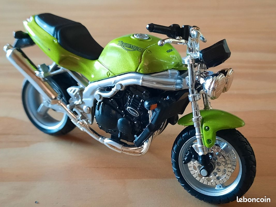 Collection exclusive de 2 motos triumph - 1/18 (image 3)