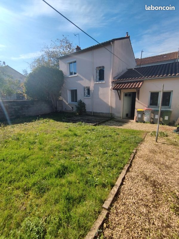 Maison 6 pièces 70 m² · à Niort · 70 m² · 715 €