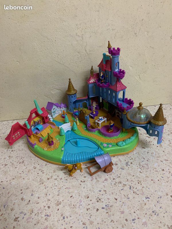 Premier regard sur LEGO Disney 43263 Le château de la Belle et la Bête
