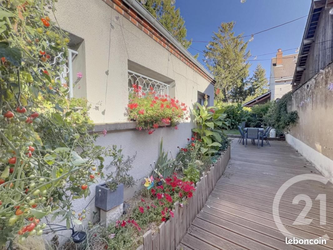 Maison 5 pièces 140 m² · à Cléry-Saint-André · 140 m² · 249 800 €