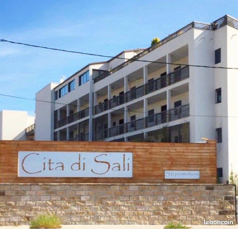 Studio 2 personnes, piscine, 200m du port de Porto Vecchio (image 8)