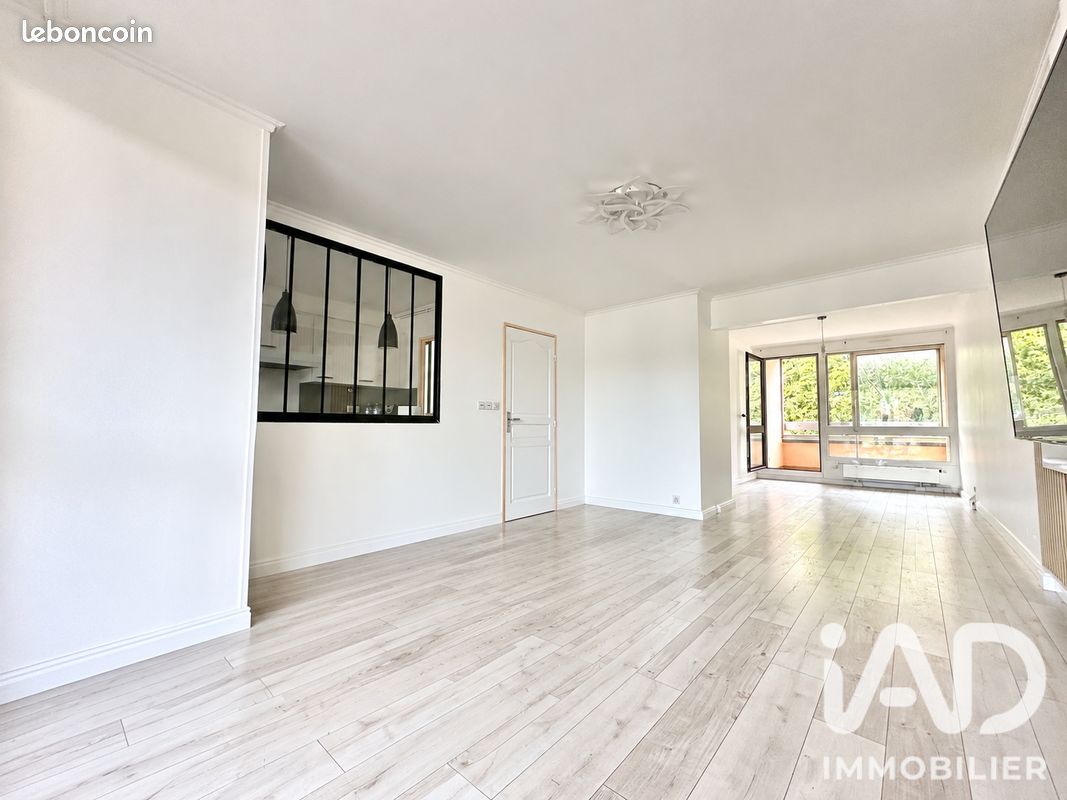 Appartement 4 pièces 81 m² · à Corbeil-Essonnes · 81 m² · 1 201 €/mois