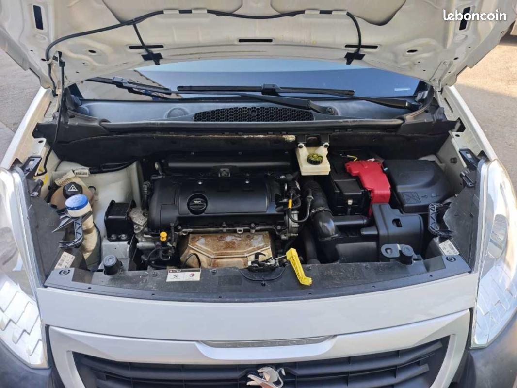 Peugeot Partner TEPEE 1.6L VTi 98CH "ACTIVE" 5PLACES ATTELAGE (image 12)
