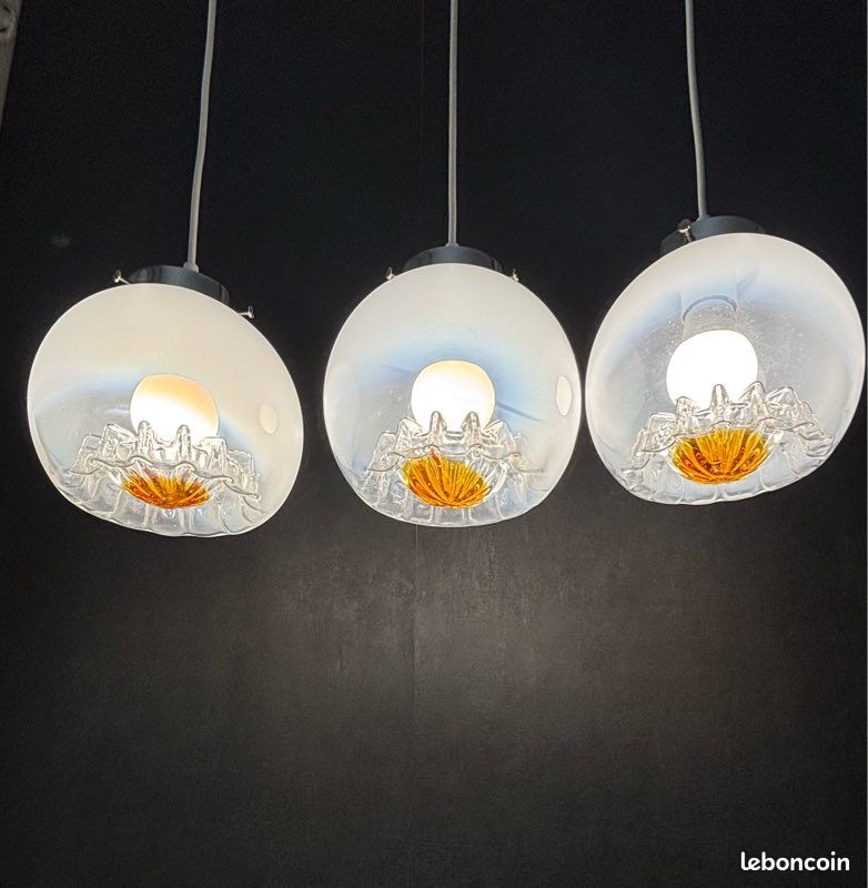 Lot de trois suspensions en verre de Murano (image 1)