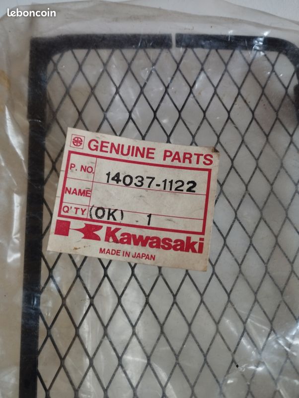 Vends grille de protection radiateur d'huile Kawasaki ZXR 750 Stinger H1 (image 2)